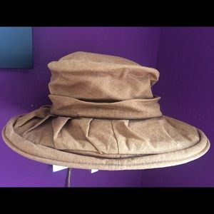 '90s camel hat